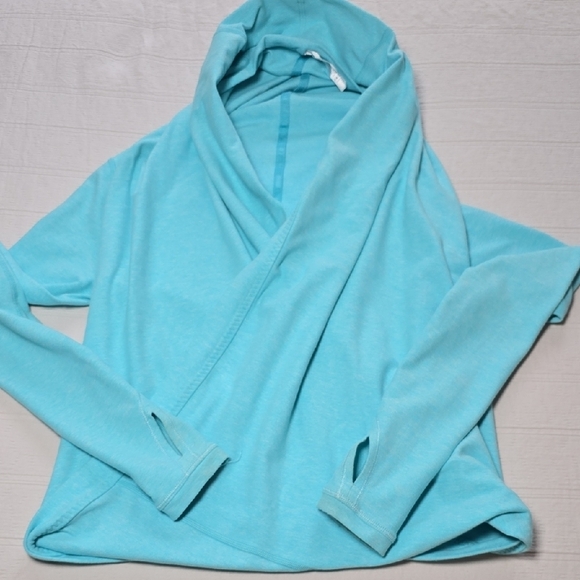 Ivivva Other - Ivivva by Lululemon Four Count Shrug Aqua Girls Size 10 - (See Condition Notes)